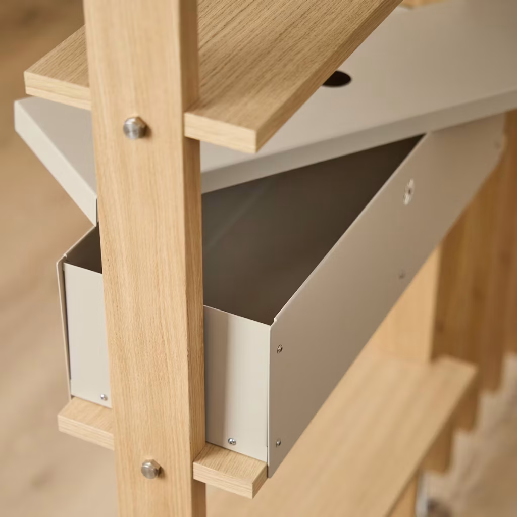 Bild 5 von 9 in EMBRACE | Nell Metal Box Galerie